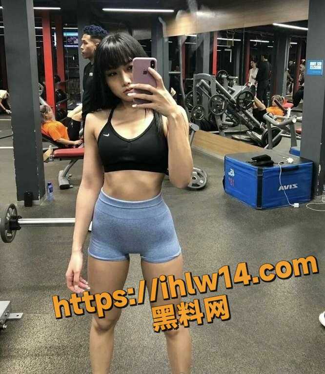 666X766