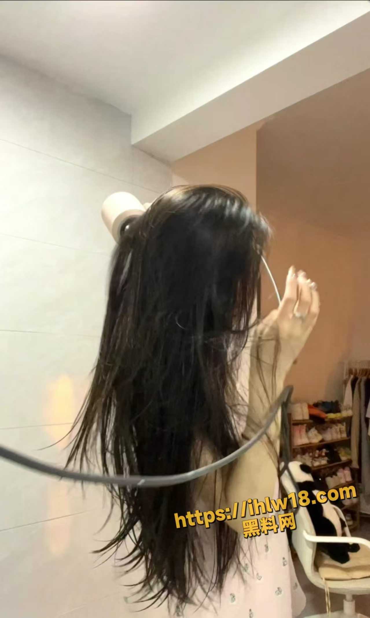 1279X2133