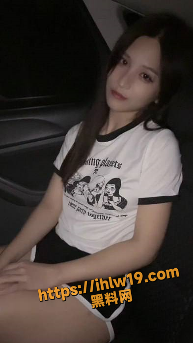 393X697