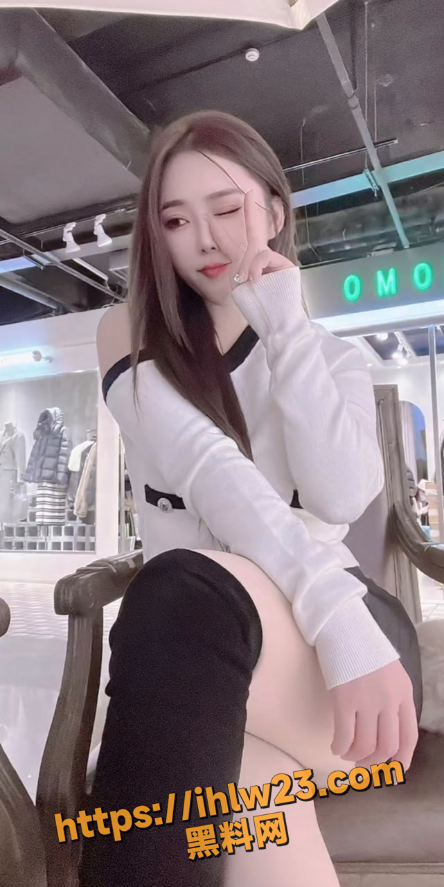 641X1280
