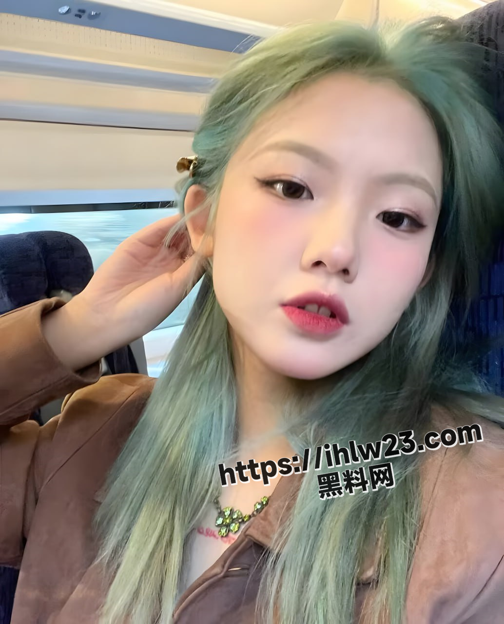1044X1280