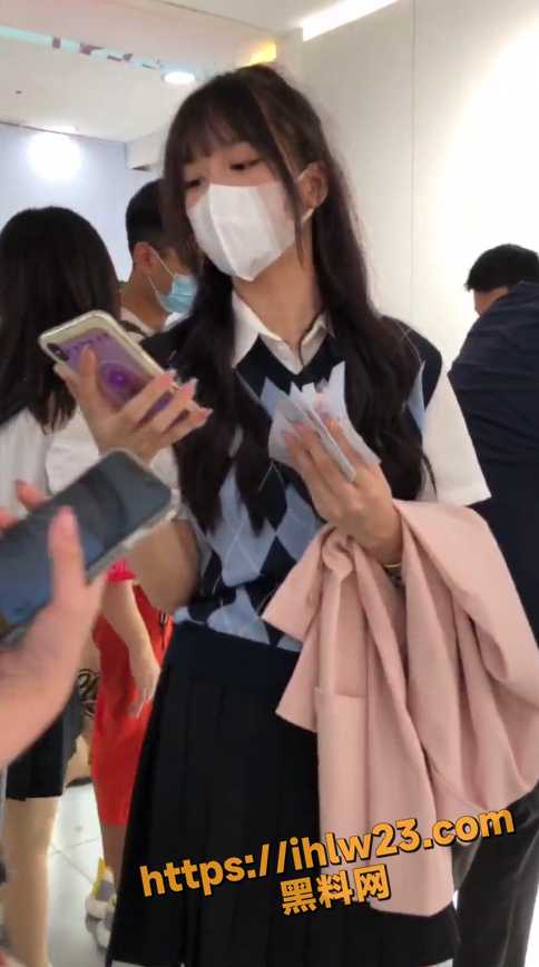 484X869
