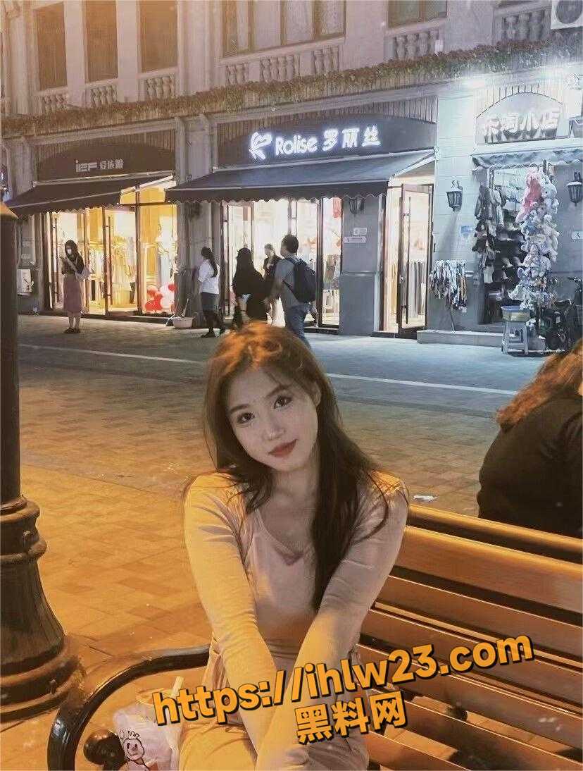 828X1094