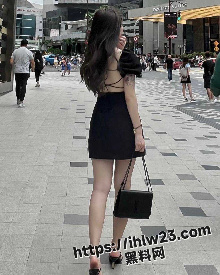 932X1165