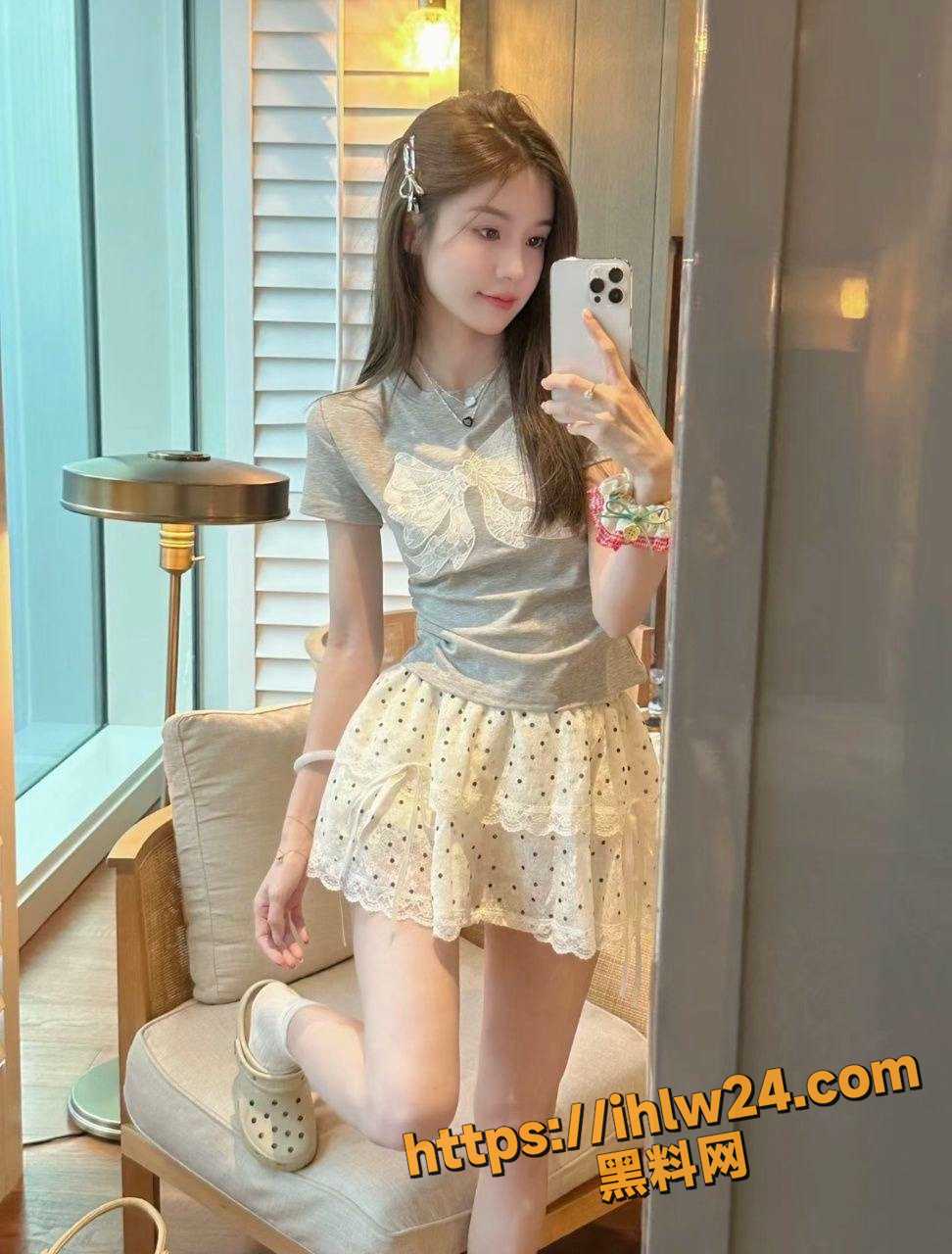 972X1280
