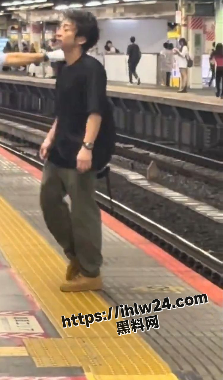751X1280