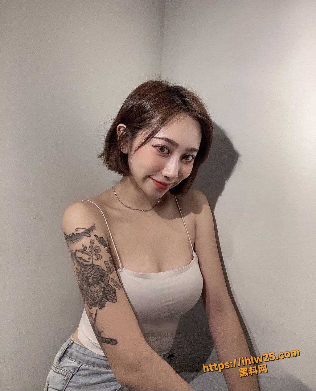 1025X1268
