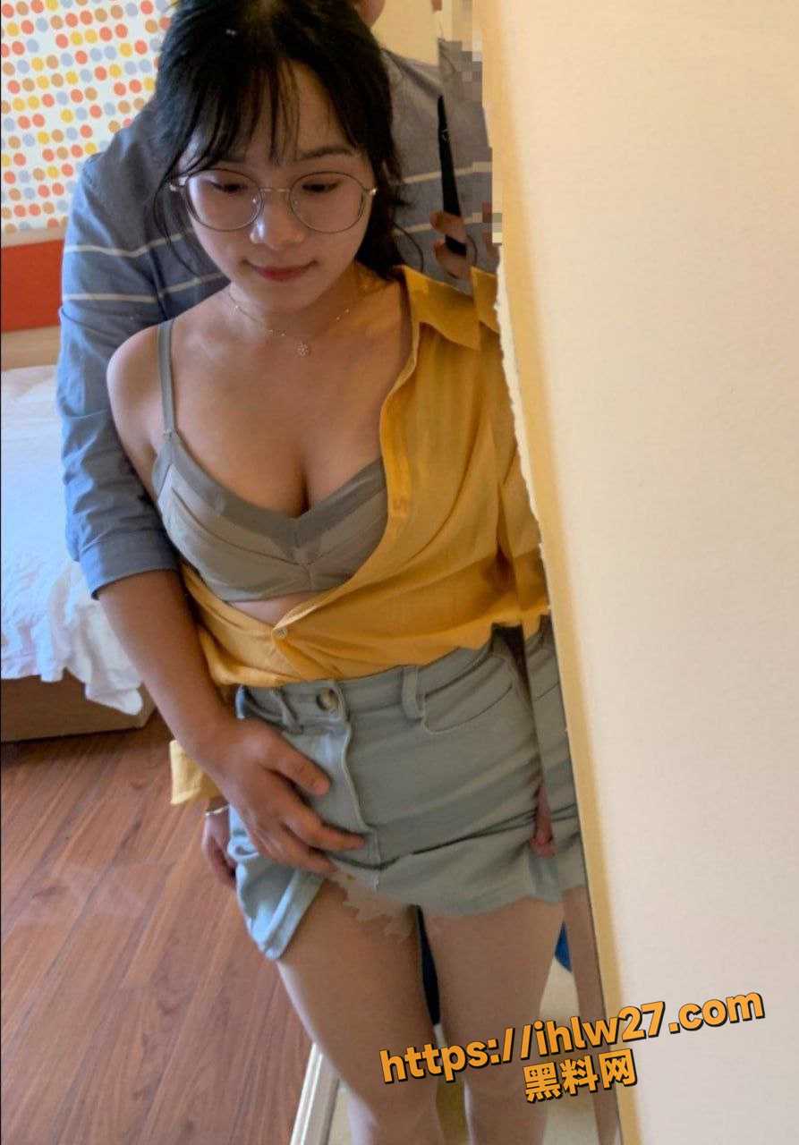 893X1280
