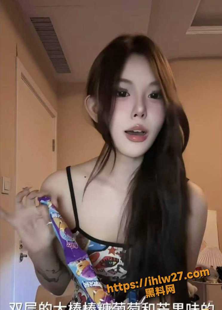 744X1041
