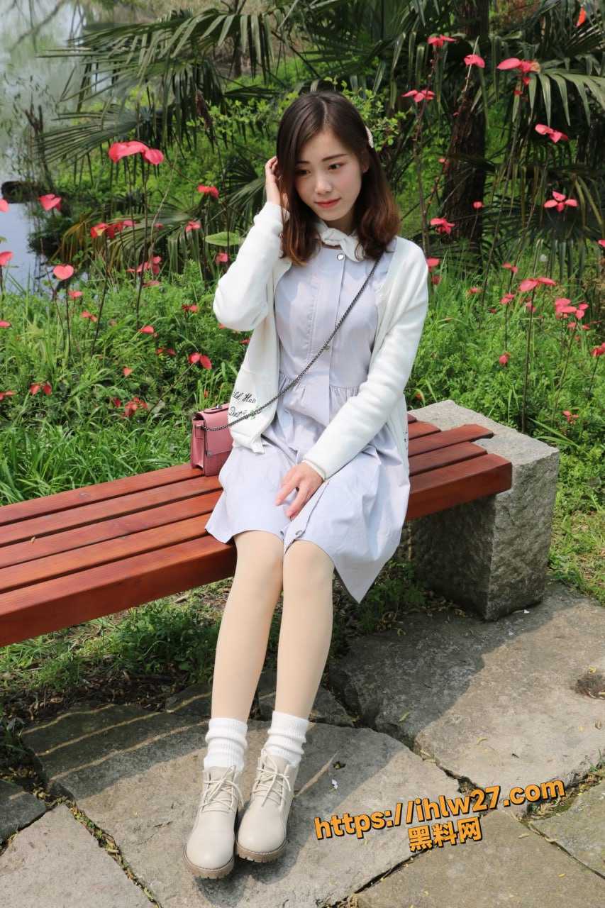 853X1280