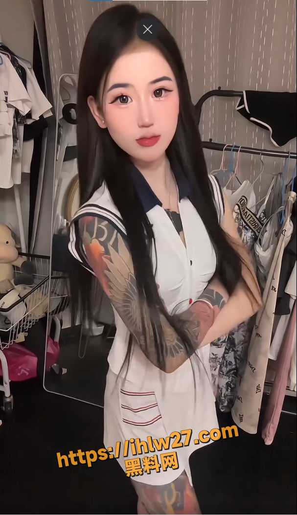 607X1053