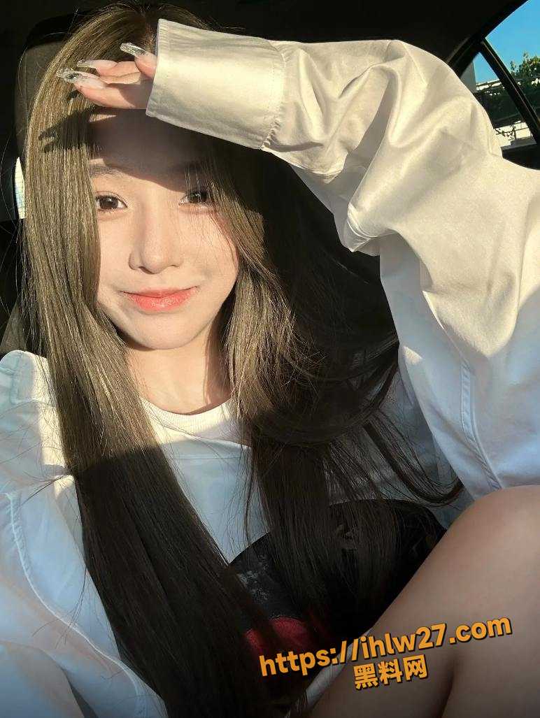 772X1027