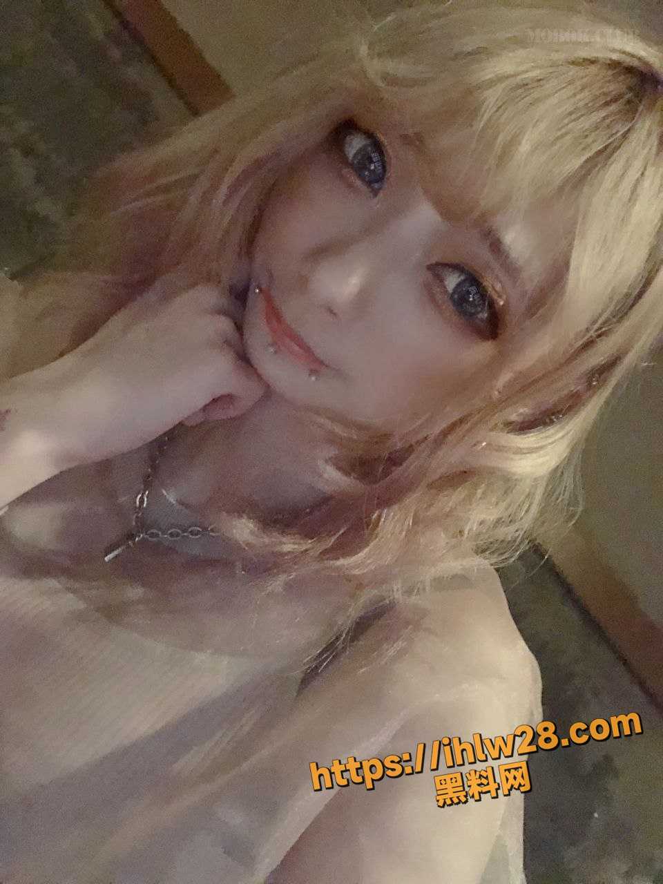 960X1280