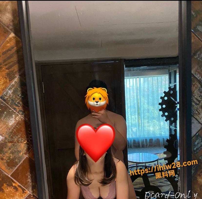 828X818