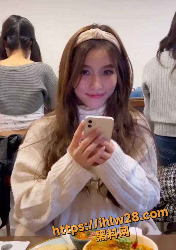 736X1046