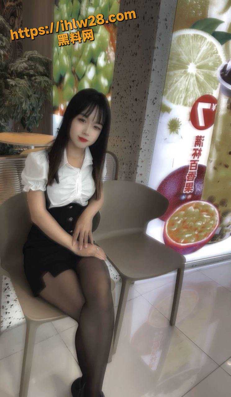 744X1280