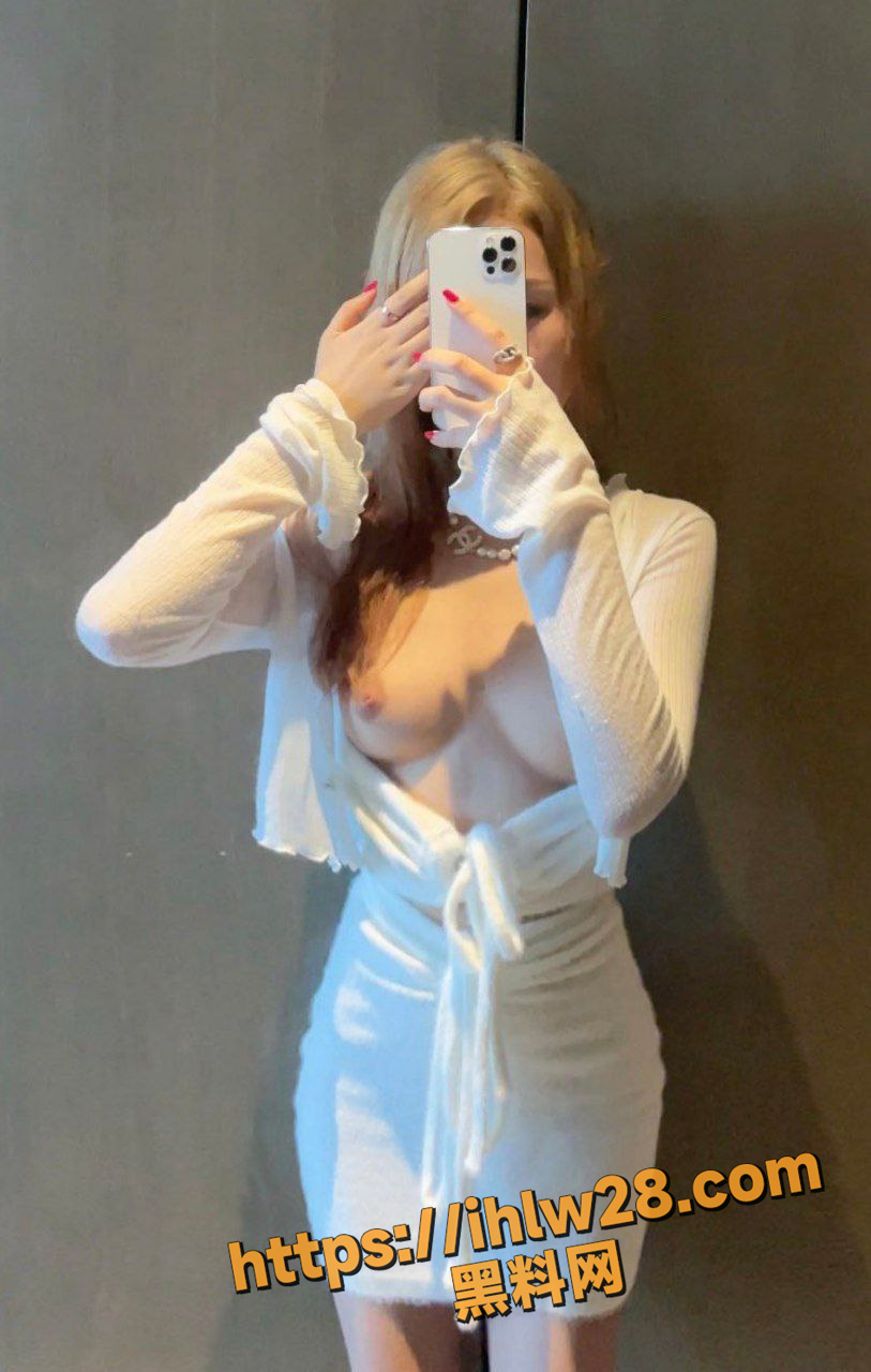 813X1280