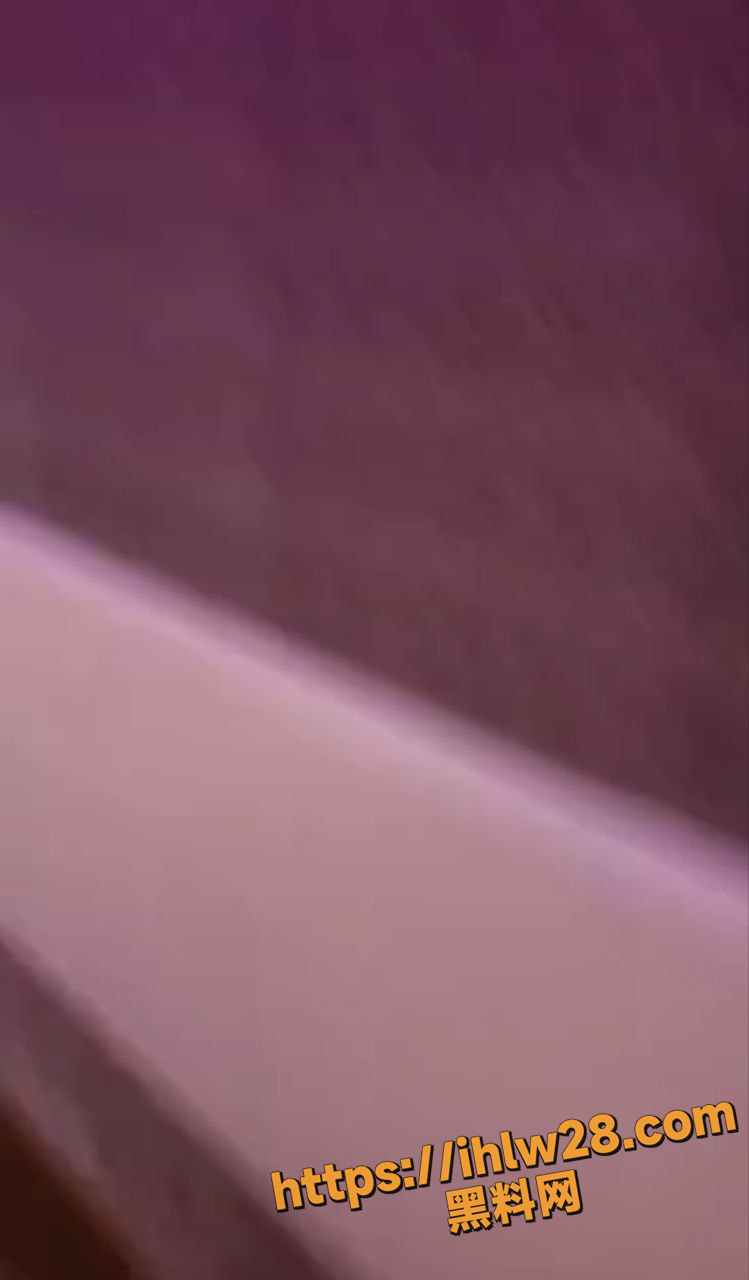 749X1280