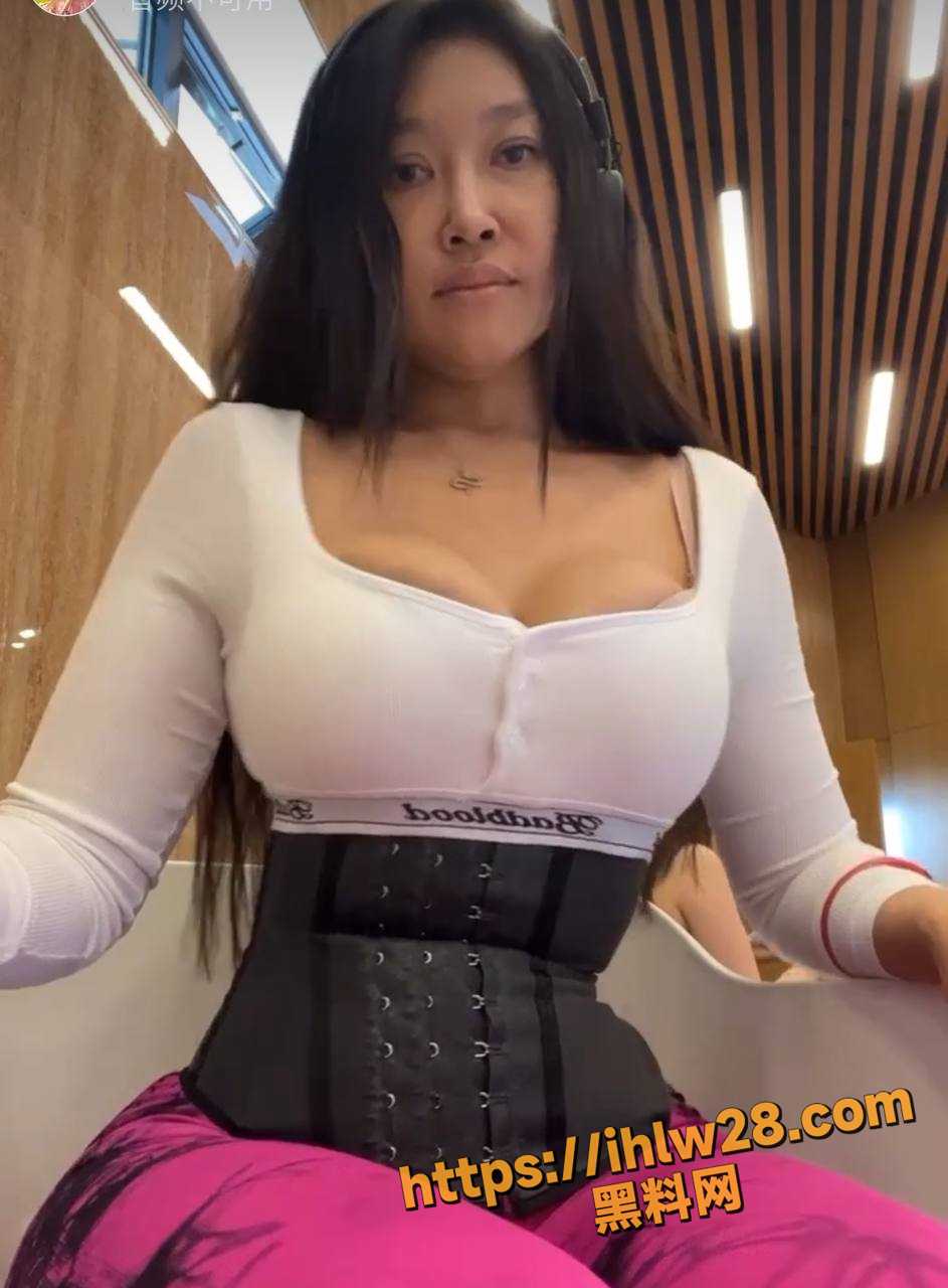 943X1280