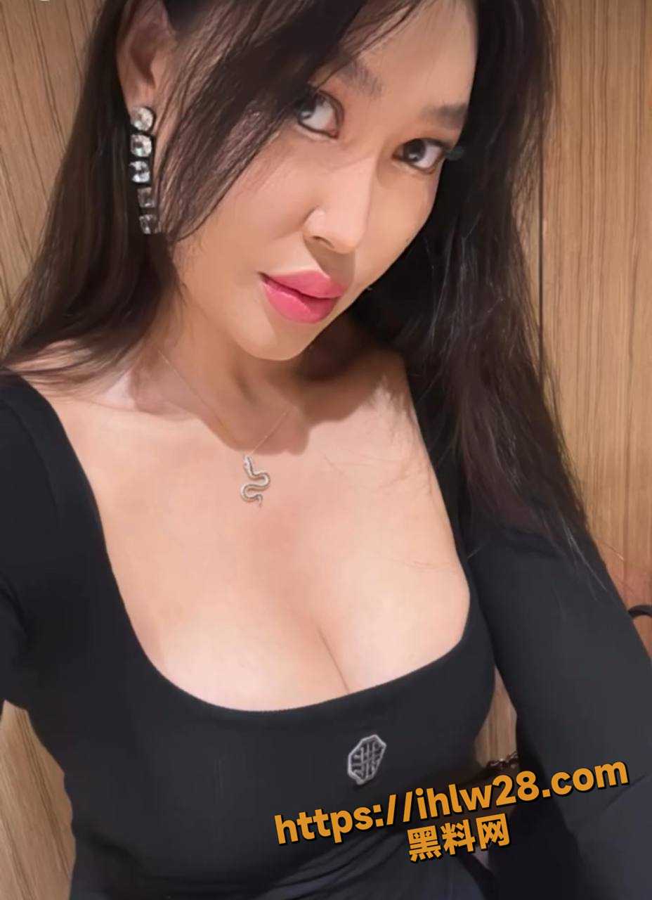 928X1280