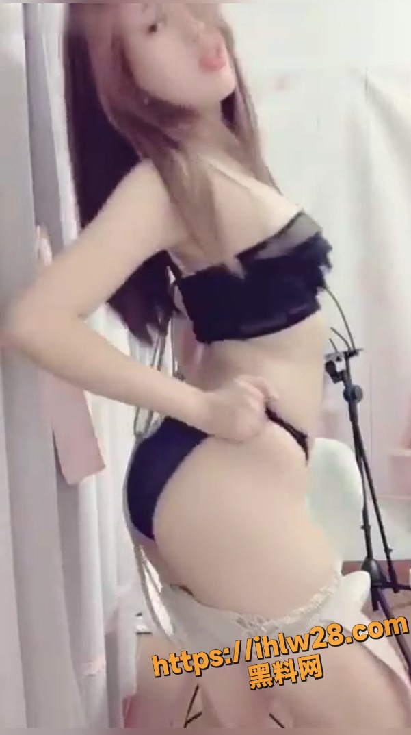 601X796