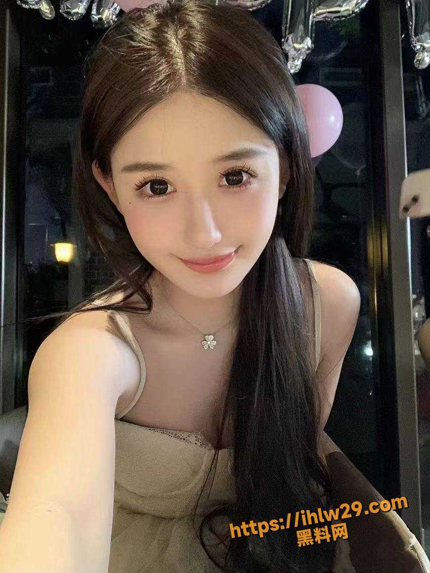 853X1137