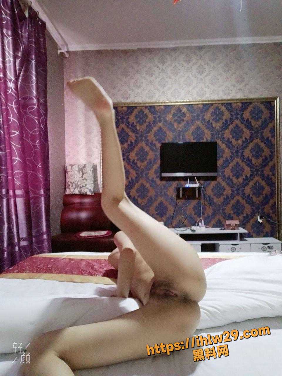 960X1280