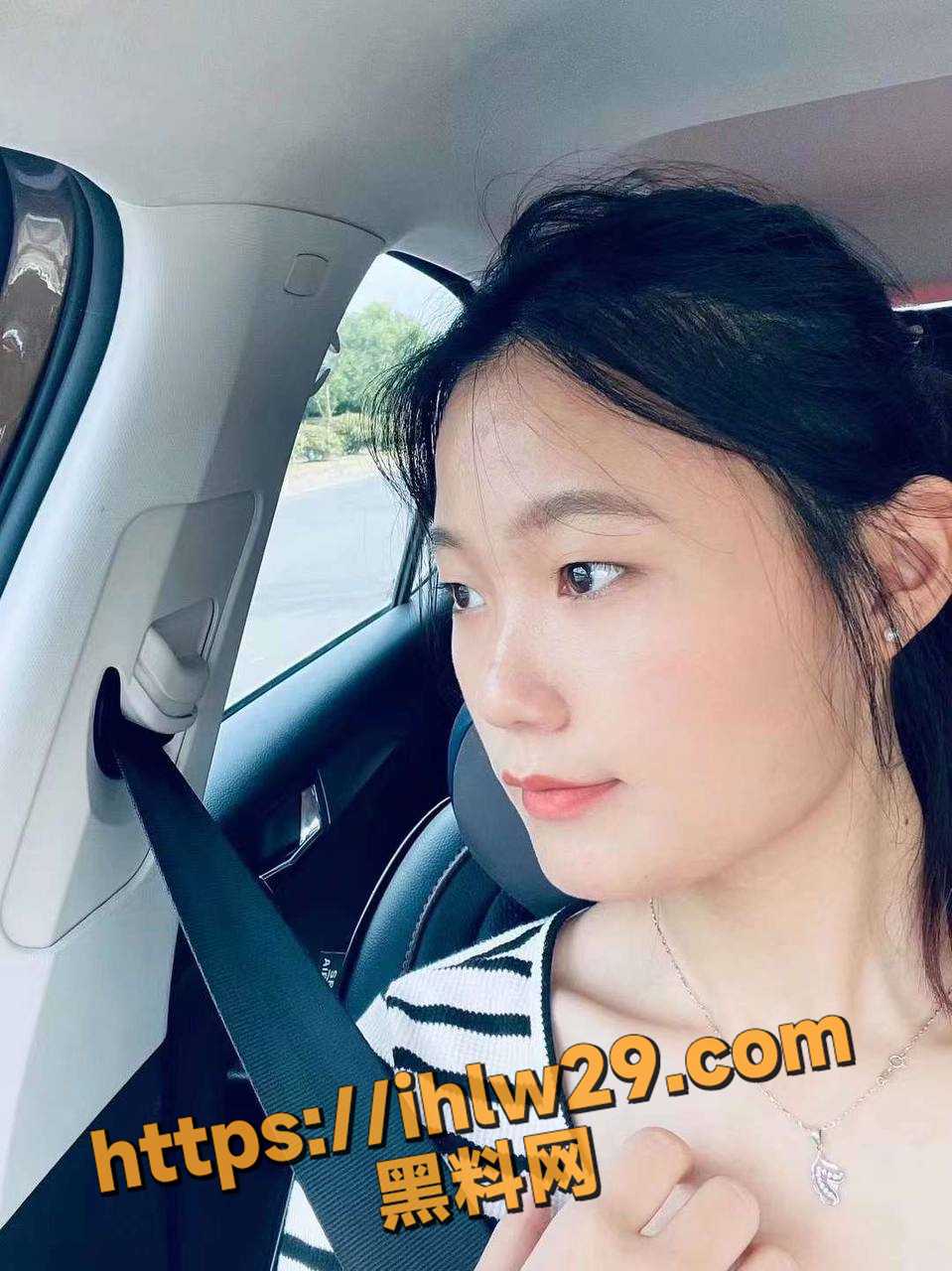959X1280