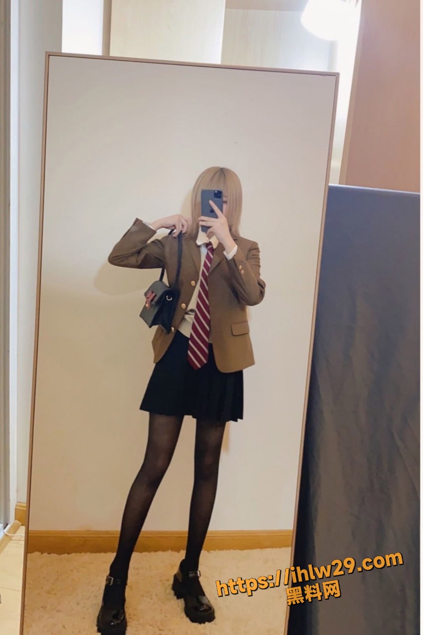 853X1280