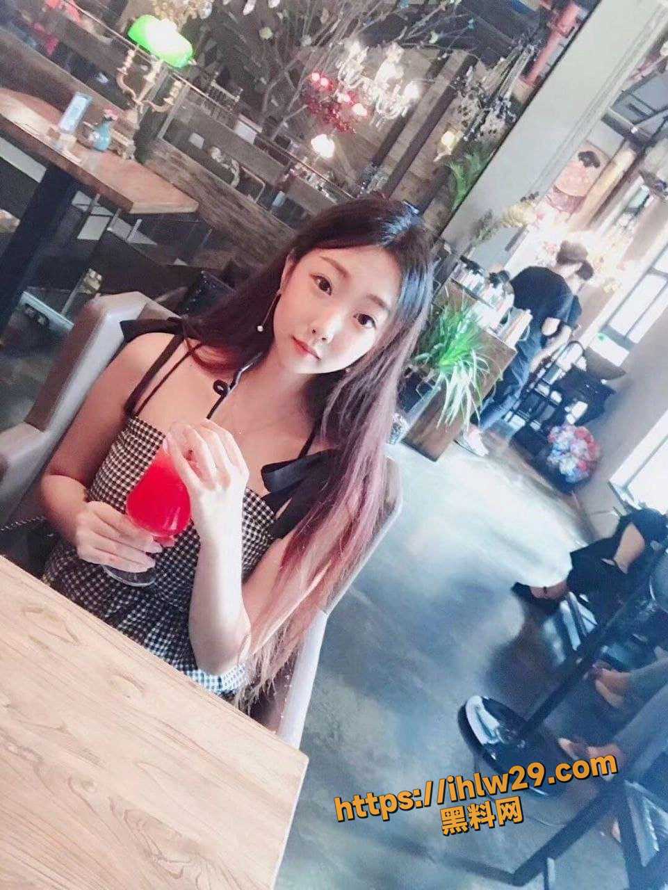961X1280