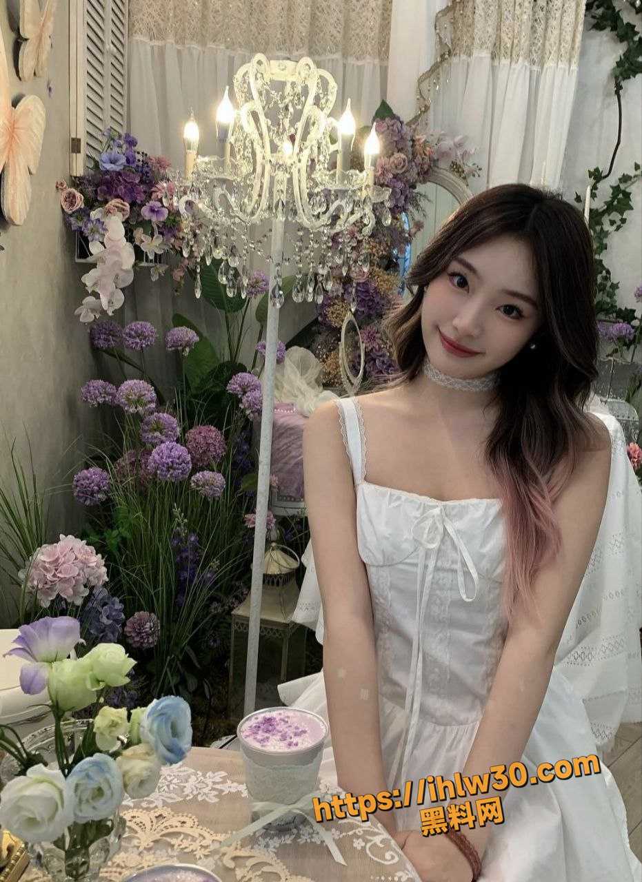 931X1280