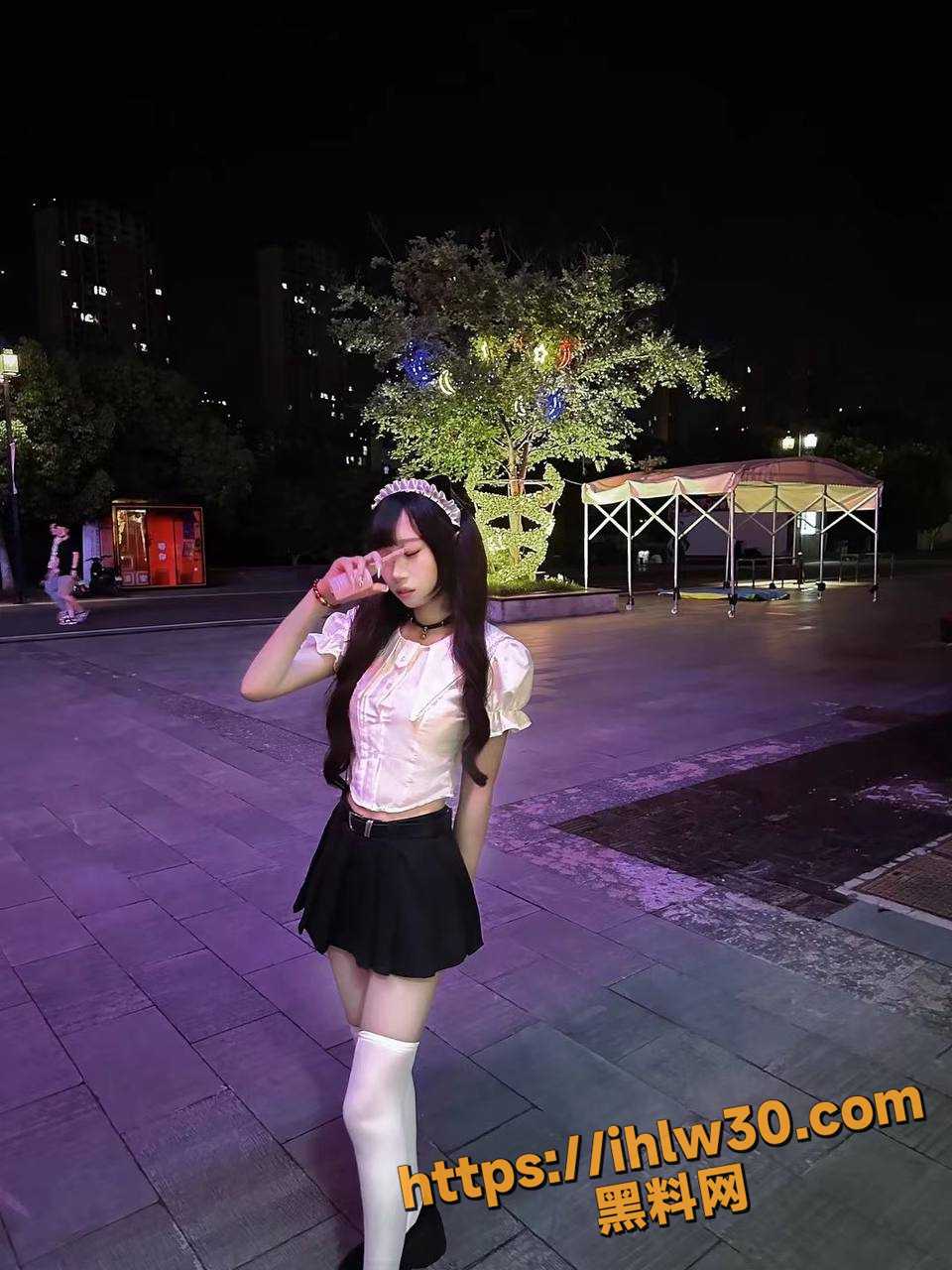 960X1280