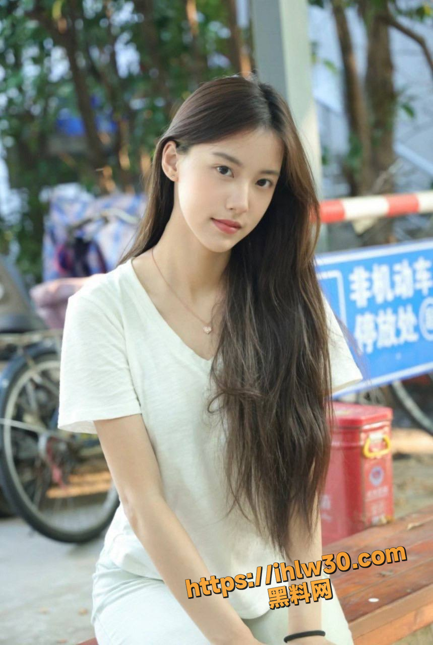 859X1280