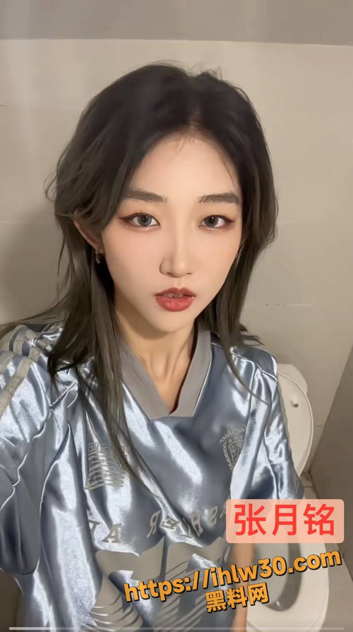 716X1280