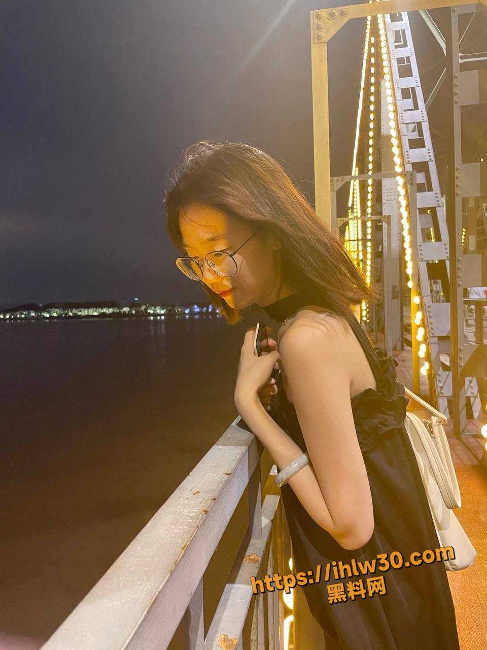 960X1280