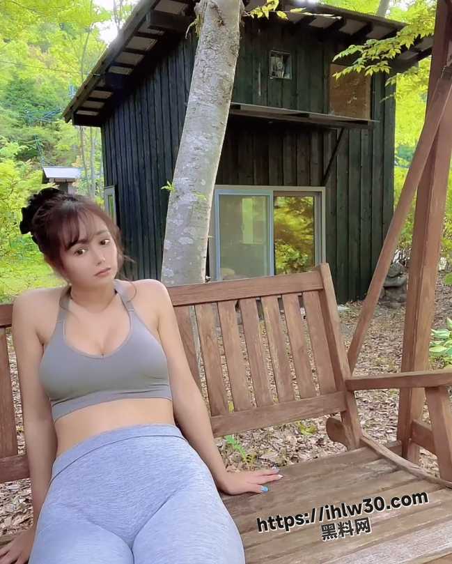 649X809