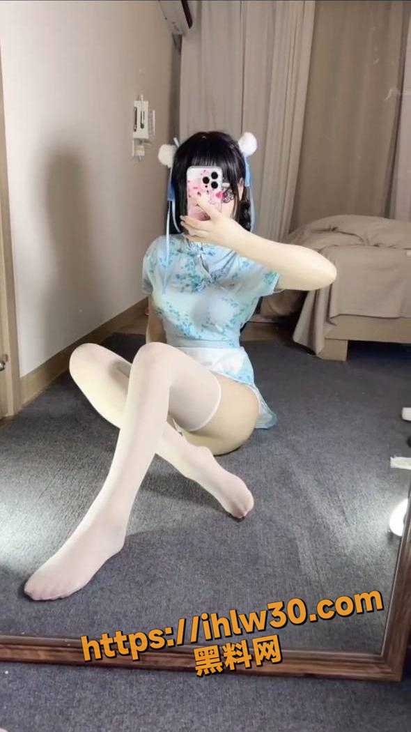 590X1050