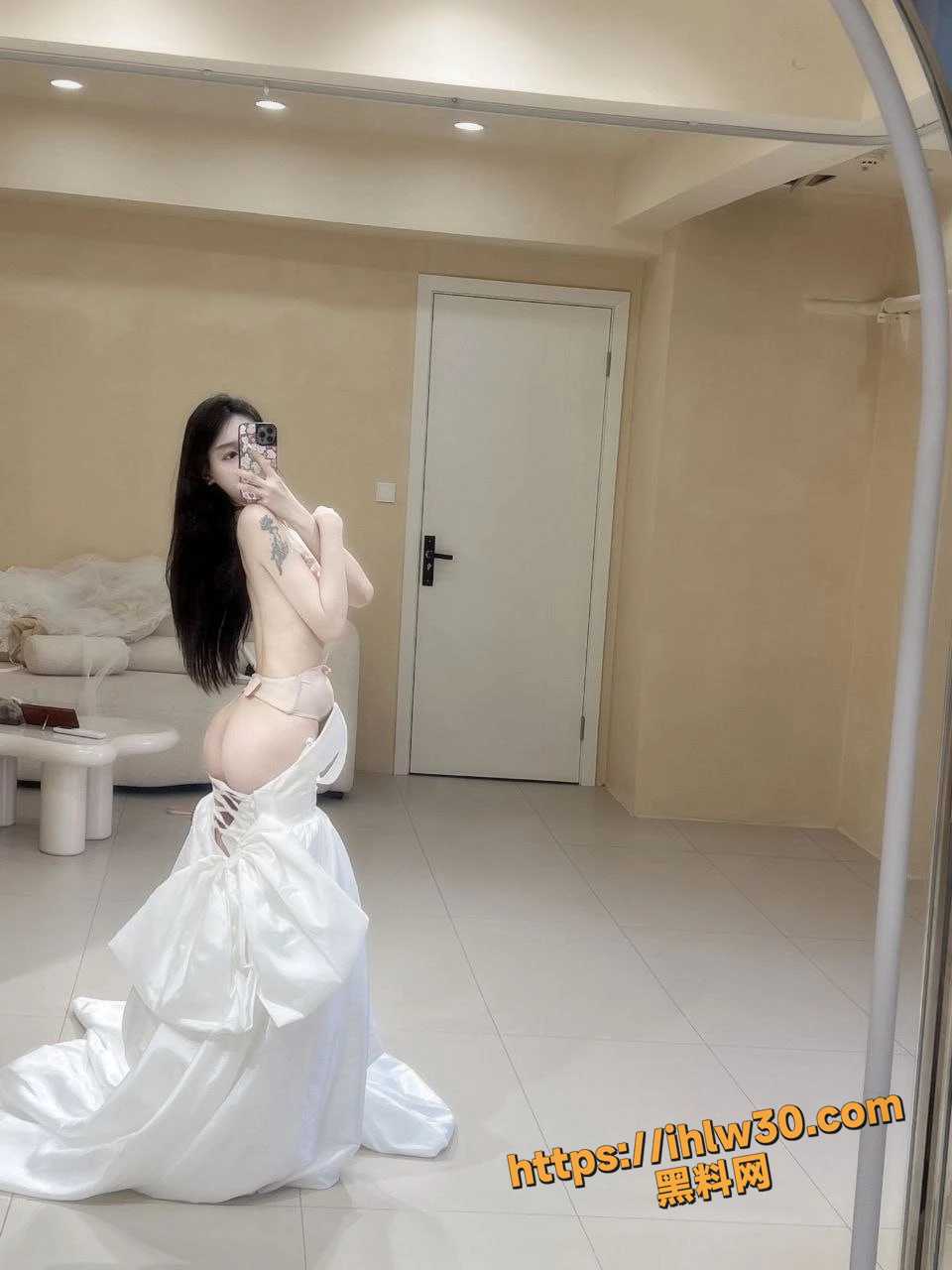 960X1280