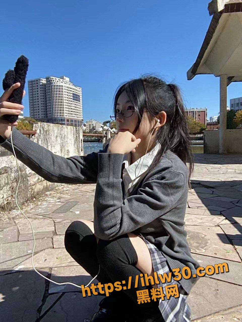 960X1280