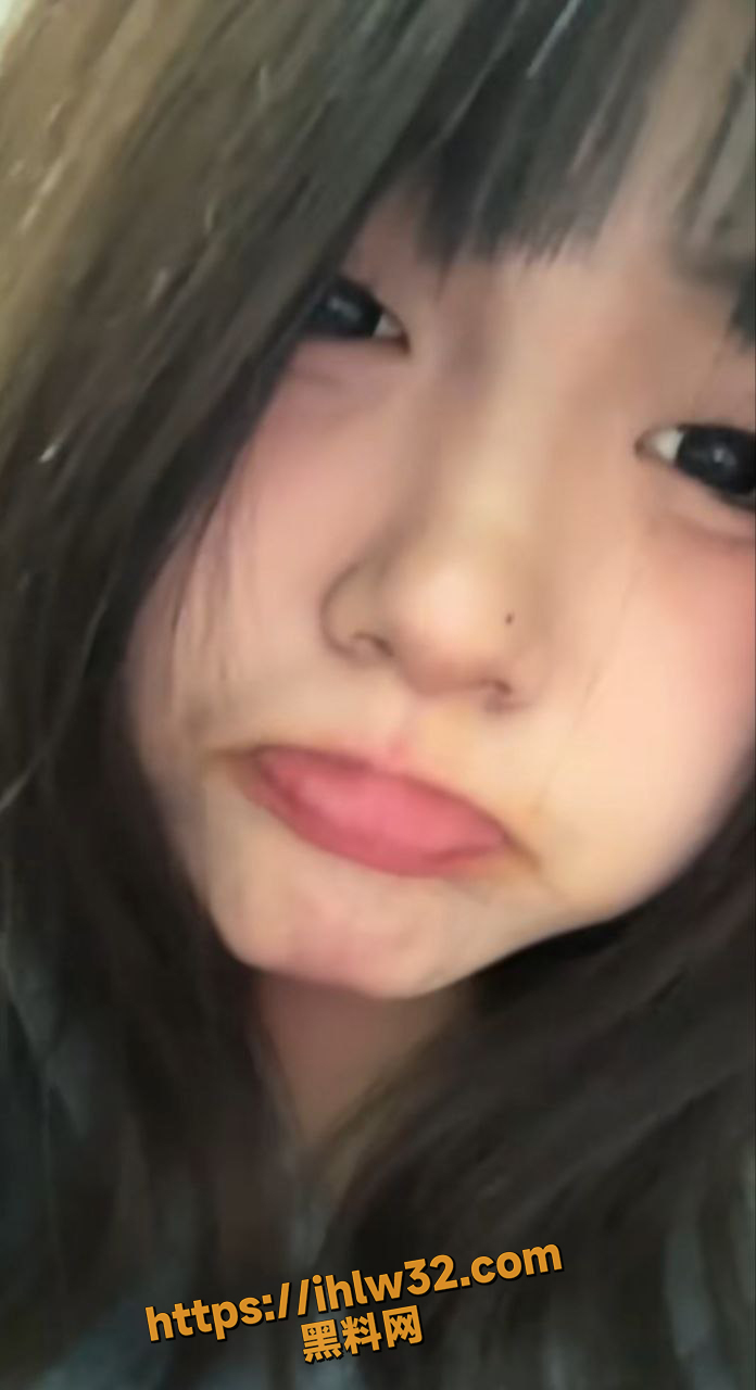 696X1280