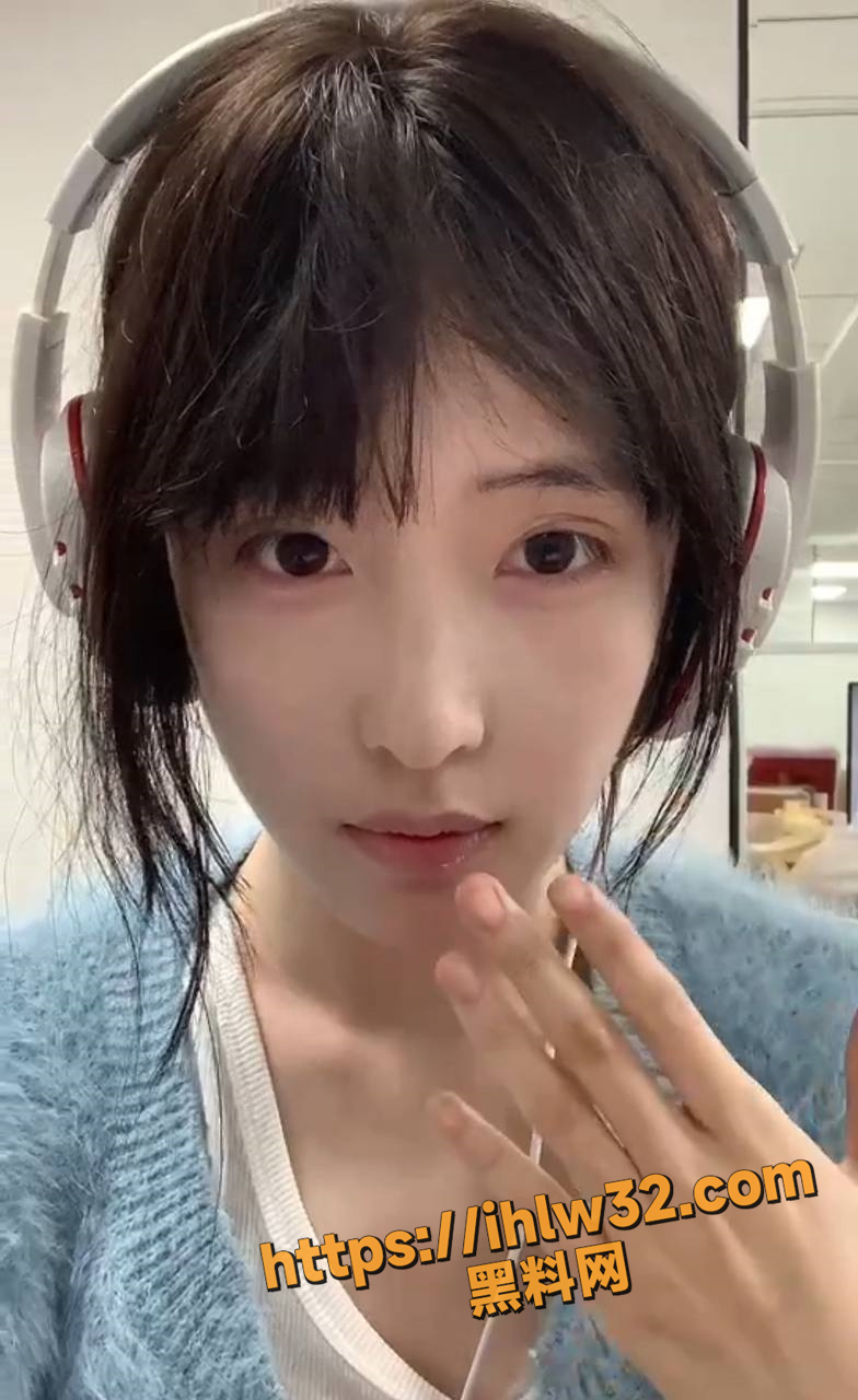 784X1280