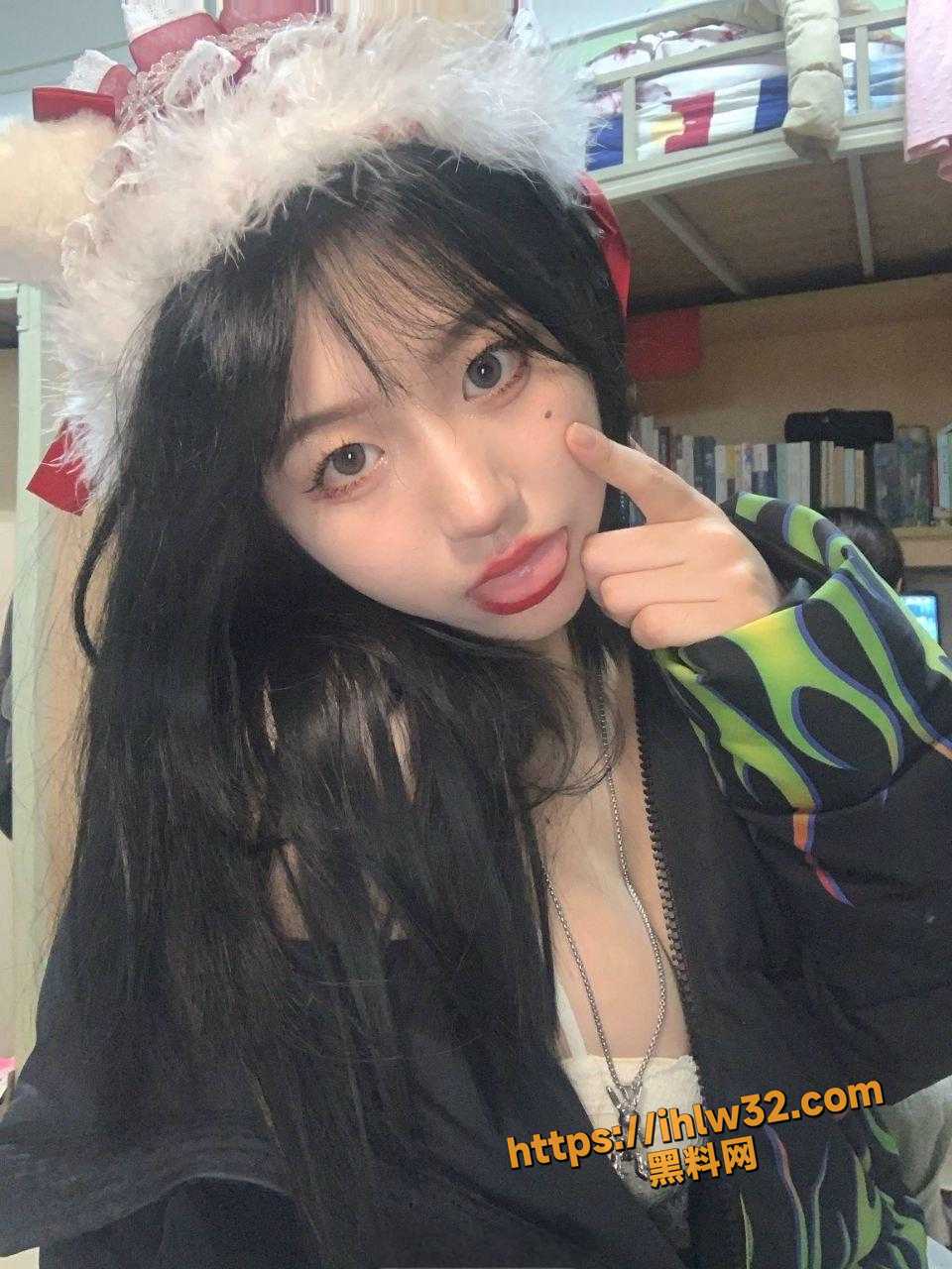 960X1280
