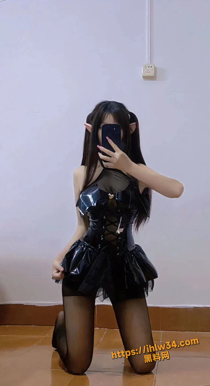 697X1280