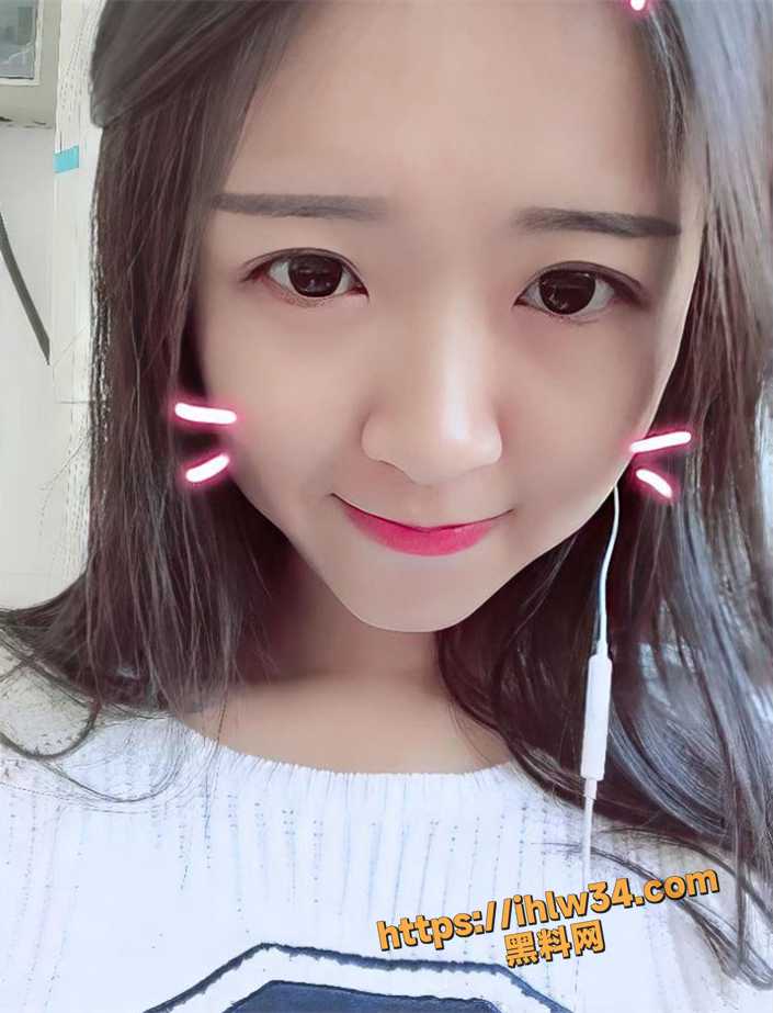 705X923
