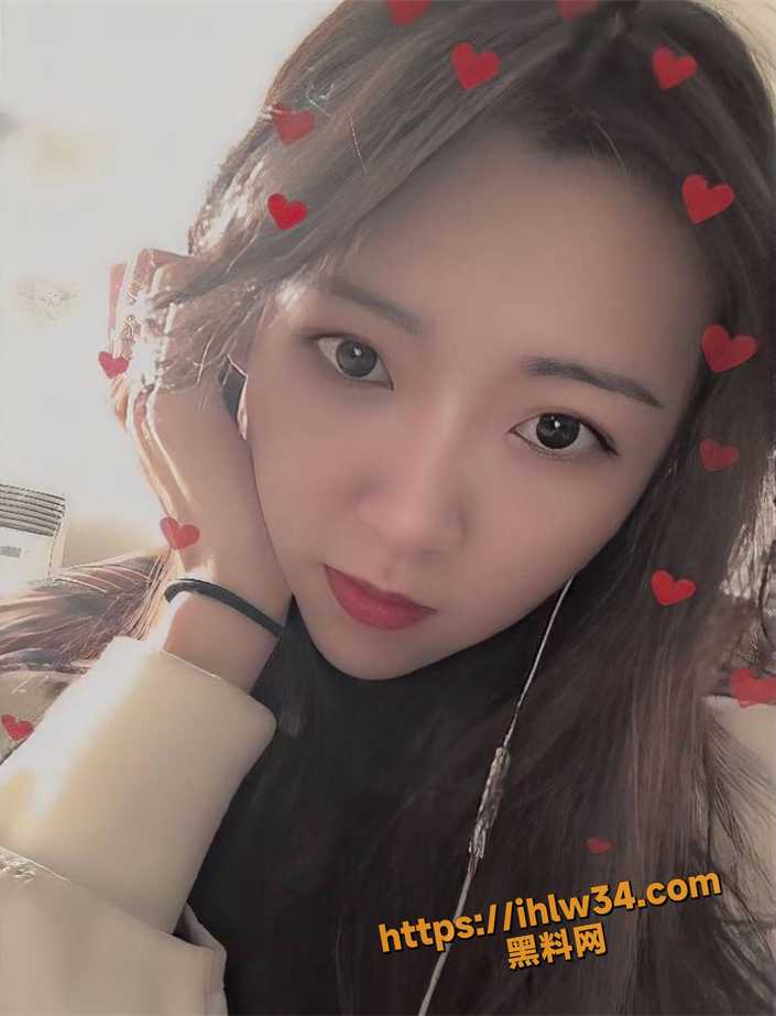 705X923