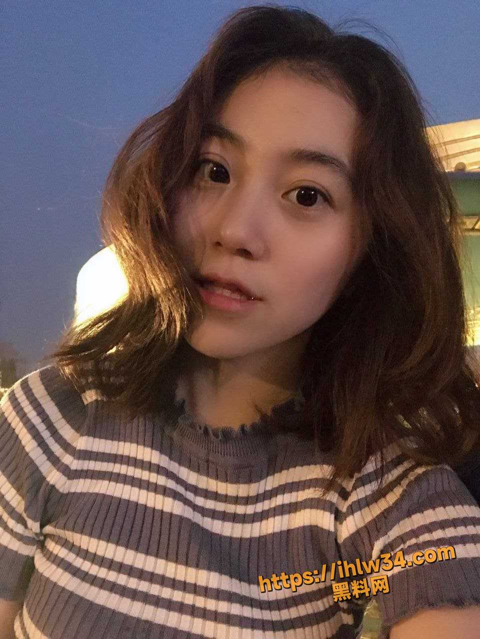 961X1280