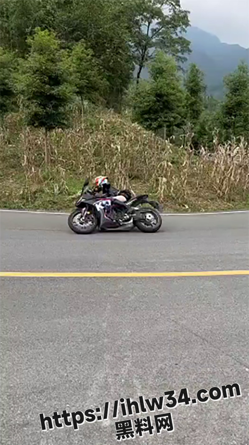 800X1428