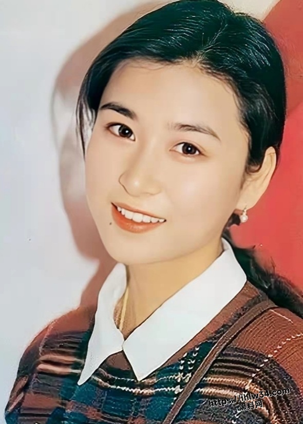 590X826