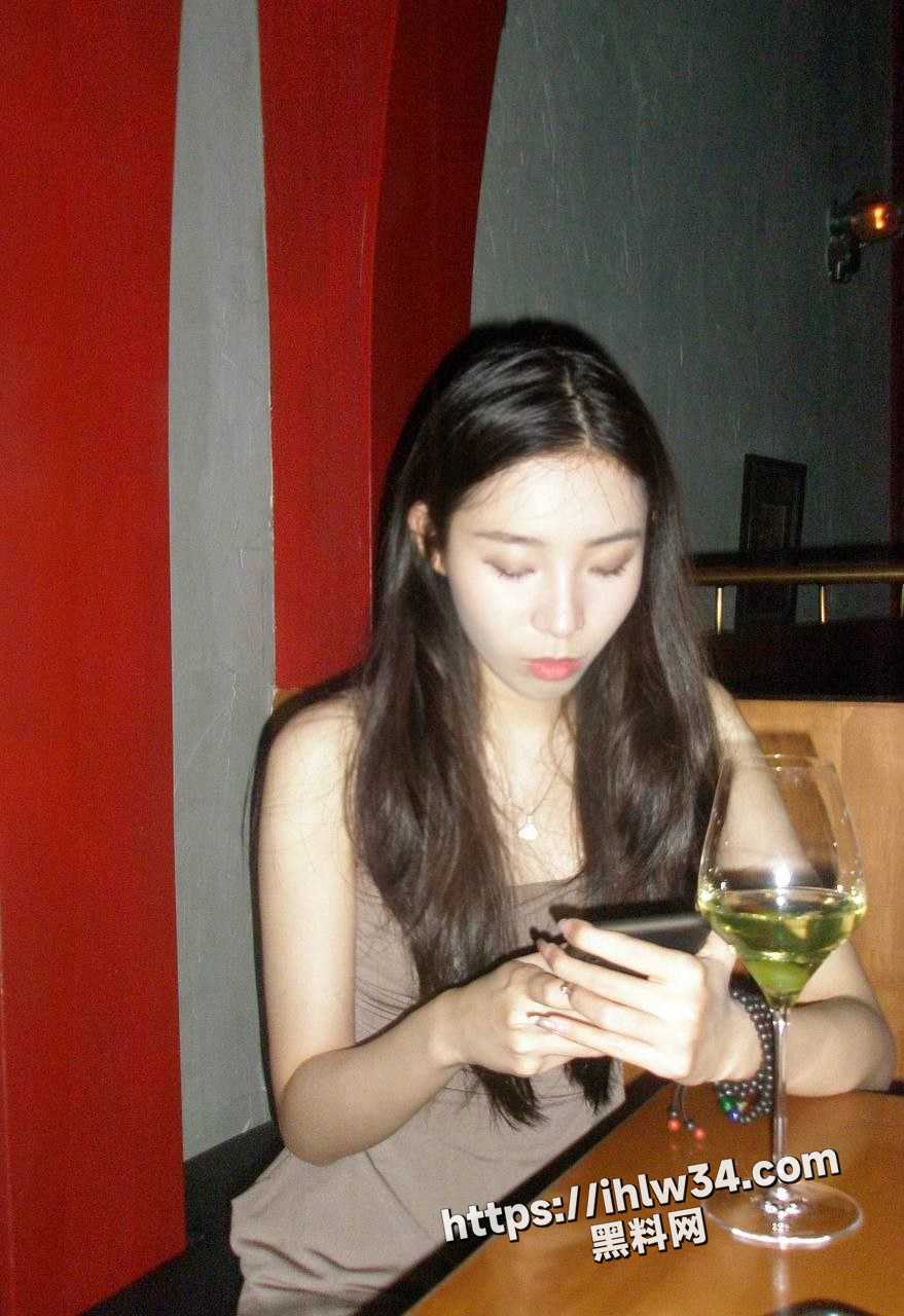 879X1280