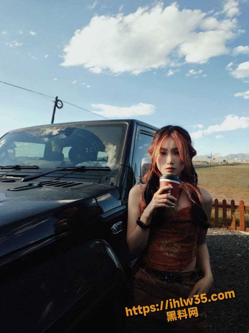 809X1079